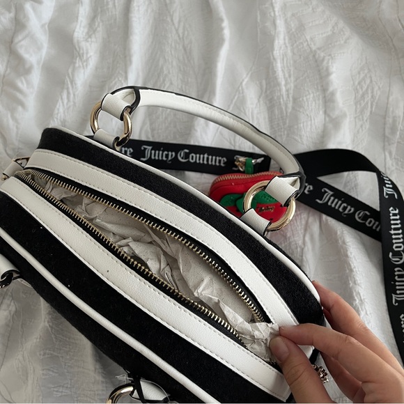 VIRAL juicy couture- sweet n juicy apple (strawberry) satchel bag 🍓 - Picture 4 of 6